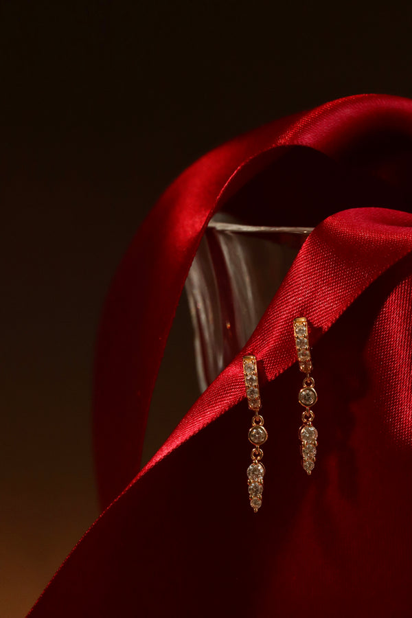 Mini Tierra Dangle Huggies